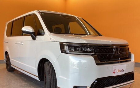 Honda Stepwgn, 2022 год, 2 000 000 рублей, 3 фотография