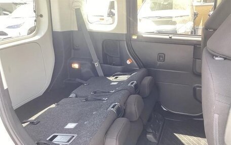 Toyota Roomy I, 2021 год, 820 000 рублей, 10 фотография