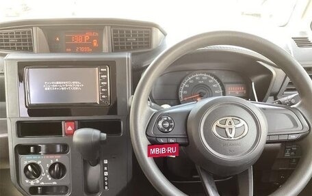 Toyota Roomy I, 2021 год, 820 000 рублей, 13 фотография