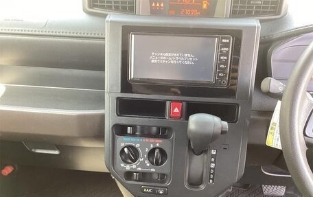 Toyota Roomy I, 2021 год, 820 000 рублей, 16 фотография