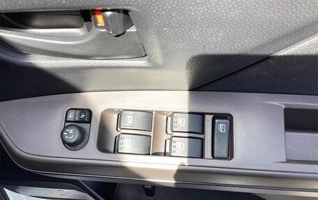 Toyota Roomy I, 2021 год, 820 000 рублей, 18 фотография