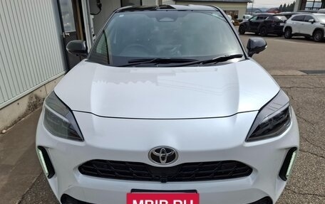 Toyota Yaris Cross, 2022 год, 1 355 000 рублей, 2 фотография