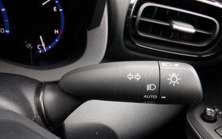 Toyota Yaris Cross, 2022 год, 1 355 000 рублей, 28 фотография