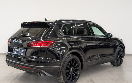 Volkswagen Touareg III, 2019 год, 4 170 000 рублей, 5 фотография