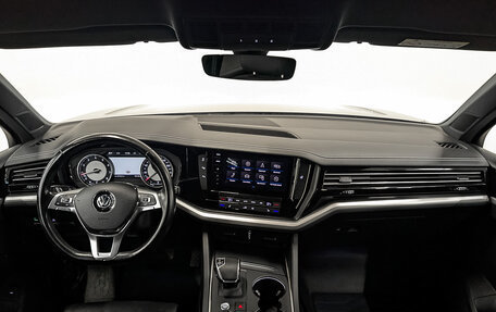Volkswagen Touareg III, 2019 год, 4 170 000 рублей, 14 фотография