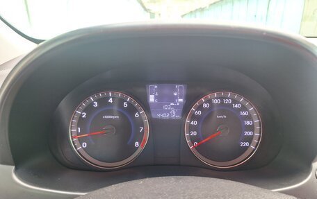 Hyundai Solaris II рестайлинг, 2015 год, 650 000 рублей, 15 фотография