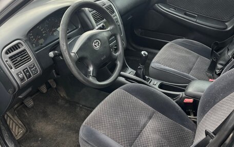Toyota Avensis III рестайлинг, 2001 год, 290 000 рублей, 7 фотография