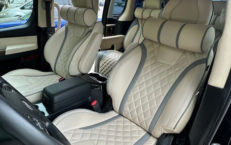 Hyundai Grand Starex Grand Starex I рестайлинг 2, 2018 год, 3 550 000 рублей, 9 фотография