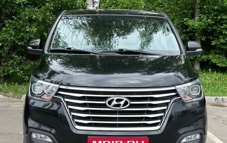 Hyundai Grand Starex Grand Starex I рестайлинг 2, 2018 год, 3 550 000 рублей, 3 фотография