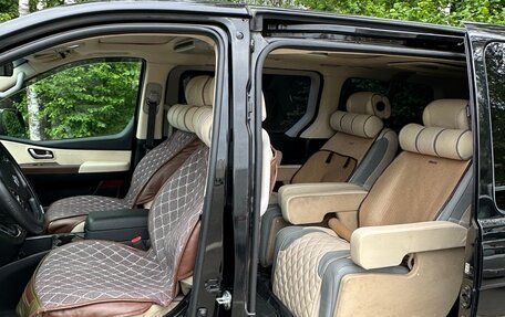 Hyundai Grand Starex Grand Starex I рестайлинг 2, 2018 год, 3 550 000 рублей, 25 фотография