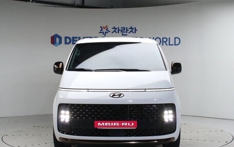Hyundai Staria, 2021 год, 3 600 000 рублей, 2 фотография