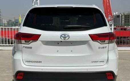 Toyota Highlander III, 2021 год, 2 600 300 рублей, 4 фотография