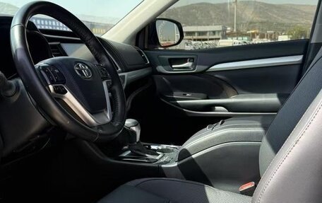 Toyota Highlander III, 2021 год, 2 600 300 рублей, 8 фотография