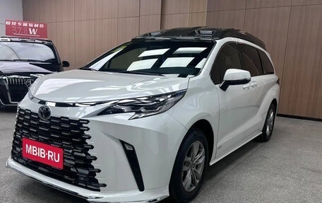 Toyota Sienna, 2025 год, 7 096 000 рублей, 2 фотография