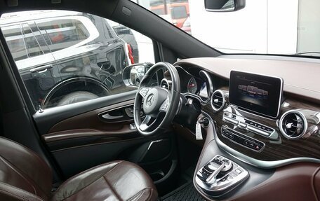 Mercedes-Benz V-Класс, 2019 год, 4 990 000 рублей, 2 фотография