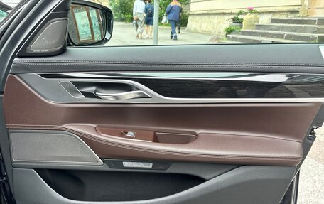 BMW 7 серия, 2017 год, 3 790 000 рублей, 23 фотография