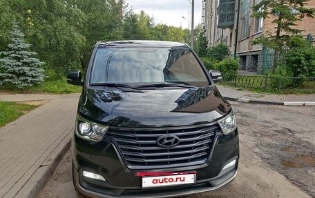 Hyundai H-1 II рестайлинг, 2019 год, 2 450 000 рублей, 5 фотография