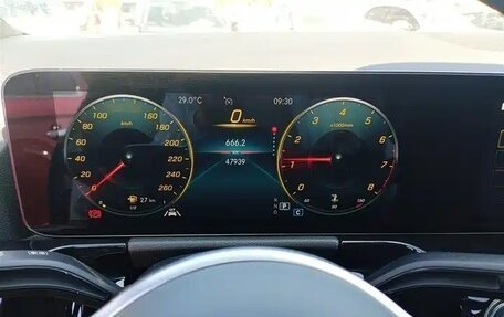 Mercedes-Benz GLA, 2022 год, 2 700 000 рублей, 15 фотография