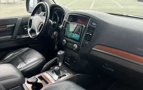 Mitsubishi Pajero IV, 2007 год, 1 880 000 рублей, 20 фотография