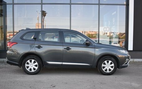Mitsubishi Outlander III рестайлинг 3, 2017 год, 1 555 000 рублей, 4 фотография
