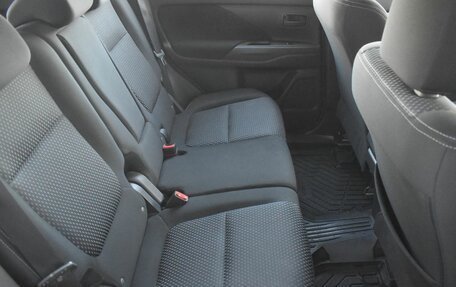 Mitsubishi Outlander III рестайлинг 3, 2017 год, 1 555 000 рублей, 11 фотография