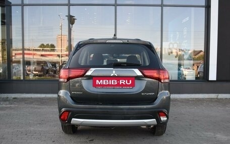 Mitsubishi Outlander III рестайлинг 3, 2017 год, 1 555 000 рублей, 6 фотография