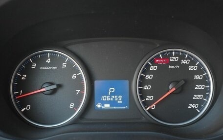 Mitsubishi Outlander III рестайлинг 3, 2017 год, 1 555 000 рублей, 13 фотография