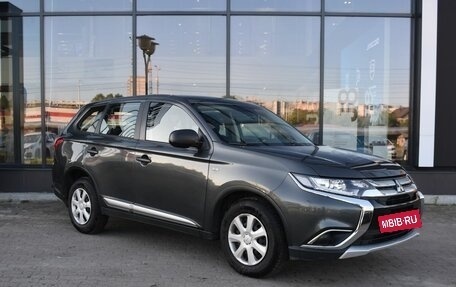 Mitsubishi Outlander III рестайлинг 3, 2017 год, 1 555 000 рублей, 3 фотография