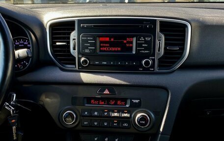KIA Sportage IV рестайлинг, 2018 год, 1 899 000 рублей, 12 фотография