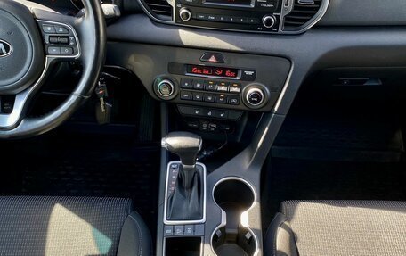 KIA Sportage IV рестайлинг, 2018 год, 1 899 000 рублей, 14 фотография