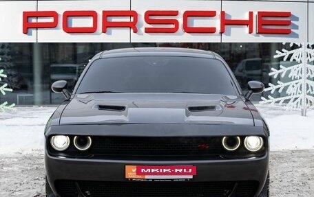 Dodge Challenger III рестайлинг 2, 2016 год, 4 850 000 рублей, 2 фотография