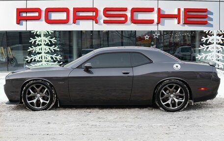 Dodge Challenger III рестайлинг 2, 2016 год, 4 850 000 рублей, 8 фотография