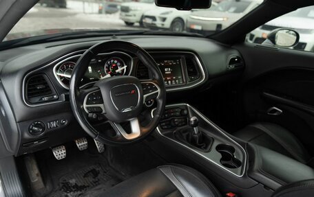 Dodge Challenger III рестайлинг 2, 2016 год, 4 850 000 рублей, 12 фотография