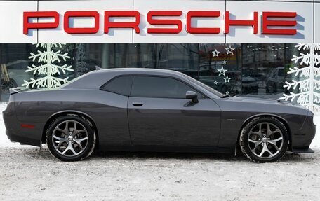 Dodge Challenger III рестайлинг 2, 2016 год, 4 850 000 рублей, 4 фотография