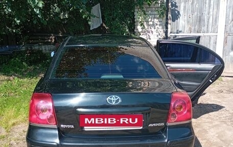 Toyota Avensis III рестайлинг, 2004 год, 600 000 рублей, 12 фотография