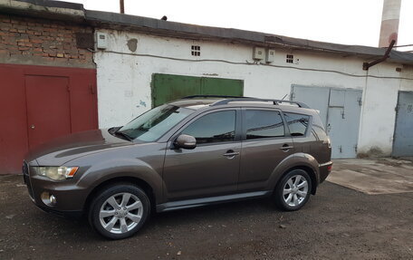 Mitsubishi Outlander III рестайлинг 3, 2010 год, 1 400 000 рублей, 3 фотография