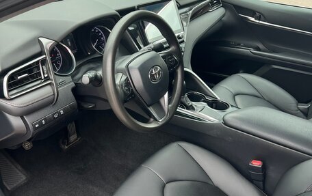 Toyota Camry, 2019 год, 2 750 000 рублей, 10 фотография