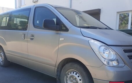 Hyundai H-1 II рестайлинг, 2016 год, 1 820 000 рублей, 4 фотография