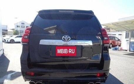 Toyota Land Cruiser Prado 150 рестайлинг 2, 2022 год, 3 350 000 рублей, 5 фотография