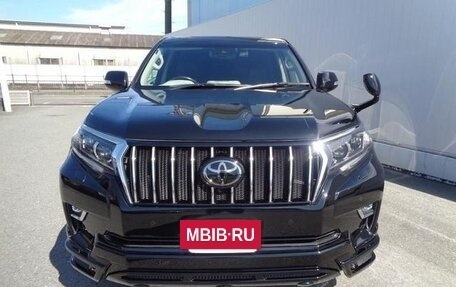 Toyota Land Cruiser Prado 150 рестайлинг 2, 2022 год, 3 350 000 рублей, 2 фотография