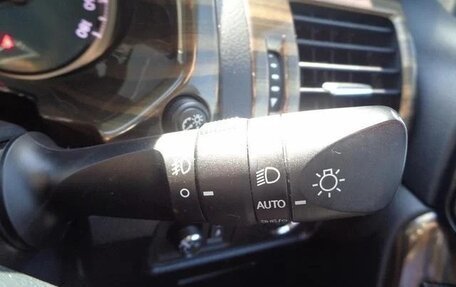Toyota Land Cruiser Prado 150 рестайлинг 2, 2022 год, 3 350 000 рублей, 14 фотография