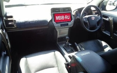 Toyota Land Cruiser Prado 150 рестайлинг 2, 2022 год, 3 350 000 рублей, 28 фотография