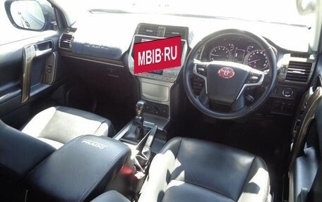 Toyota Land Cruiser Prado 150 рестайлинг 2, 2022 год, 3 350 000 рублей, 33 фотография