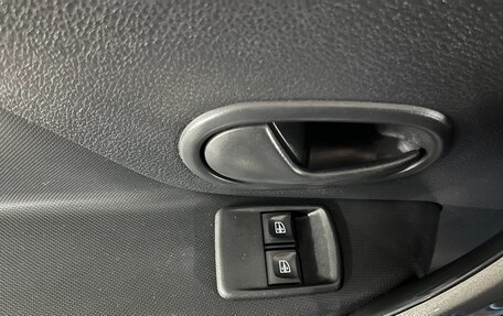 Renault Logan II, 2018 год, 985 000 рублей, 16 фотография