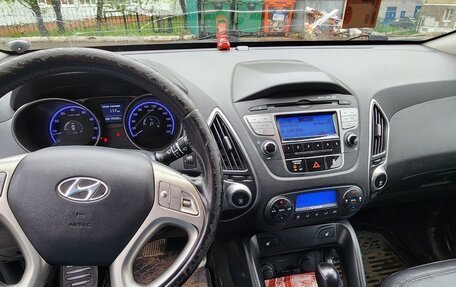 Hyundai ix35 I рестайлинг, 2011 год, 1 200 000 рублей, 10 фотография