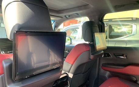 Toyota Land Cruiser, 2022 год, 9 200 000 рублей, 4 фотография