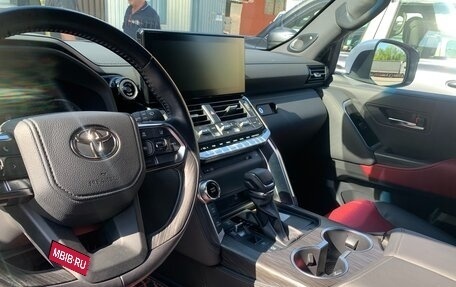 Toyota Land Cruiser, 2022 год, 9 200 000 рублей, 2 фотография