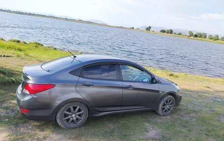 Hyundai Solaris II рестайлинг, 2011 год, 770 000 рублей, 2 фотография