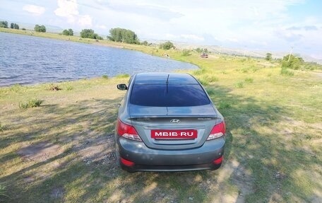 Hyundai Solaris II рестайлинг, 2011 год, 770 000 рублей, 3 фотография