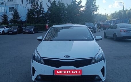 KIA Rio IV, 2020 год, 980 000 рублей, 9 фотография